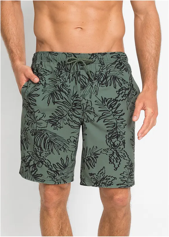 Badeshorts in grün von vorne - bonprix