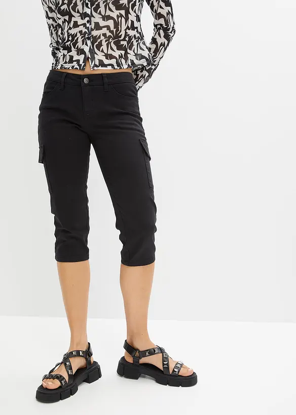 Capri-Hose aus elastischem Baumwoll-Mix in schwarz von vorne - bonprix