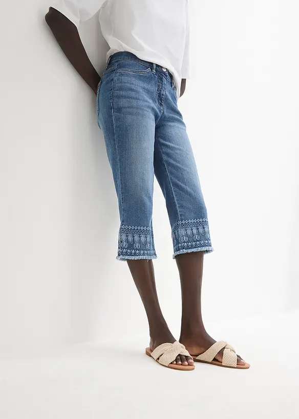 Capri-Jeans in blau von vorne - bonprix