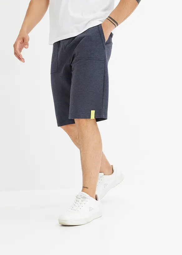 Sweat-Bermuda in Regular Fit in blau von vorne - bonprix