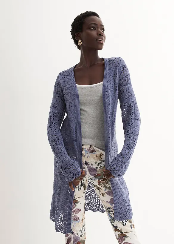 Ajour Longstrickjacke in blau von vorne (im Anschnitt) - bonprix