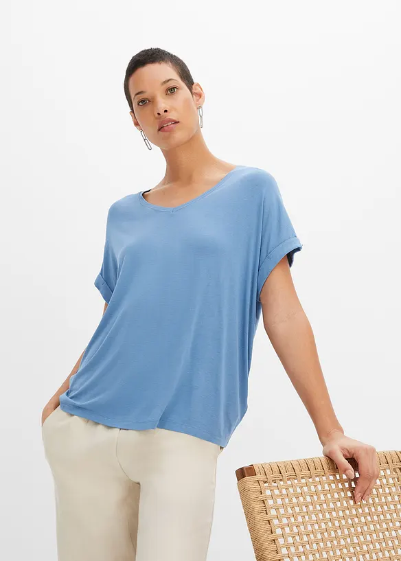 Shirt aus fließendem Viskose-Mix in blau von vorne (im Anschnitt) - bonprix Shirt aus fließendem Viskose-Mix in blau von vorne (im Anschnitt) - bonprix