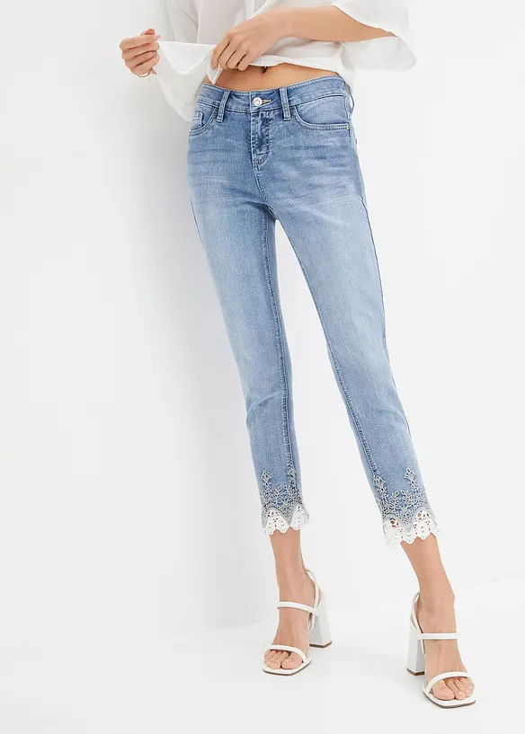 Skinny-Jeans mit Spitze, cropped in blau von vorne - bonprix Skinny-Jeans mit Spitze, cropped in blau von vorne - bonprix