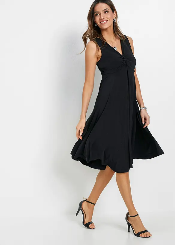 Jerseykleid mit V-Ausschnitt in schwarz von vorne (Totalaufnahme) - bonprix