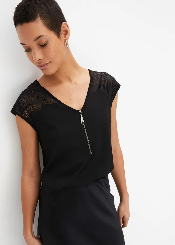 Shirt mit Spitzeneinsatz in schwarz von vorne (im Anschnitt) - bonprix Shirt mit Spitzeneinsatz in schwarz von vorne (im Anschnitt) - bonprix