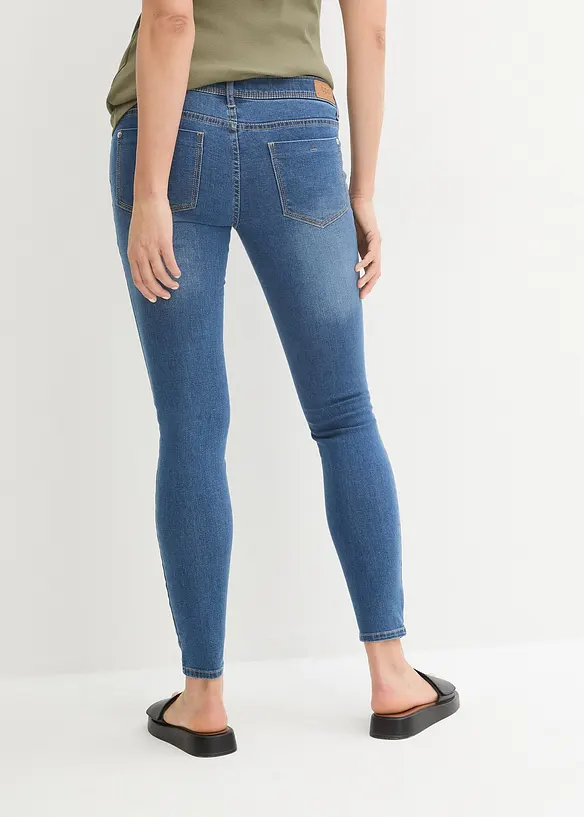 Umstandsjeans, Skinny in blau von hinten - bonprix
