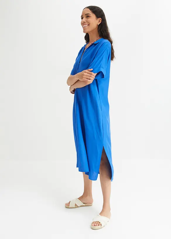 Blusenkleid mit Taschen in blau von vorne (Totalaufnahme) - bonprix