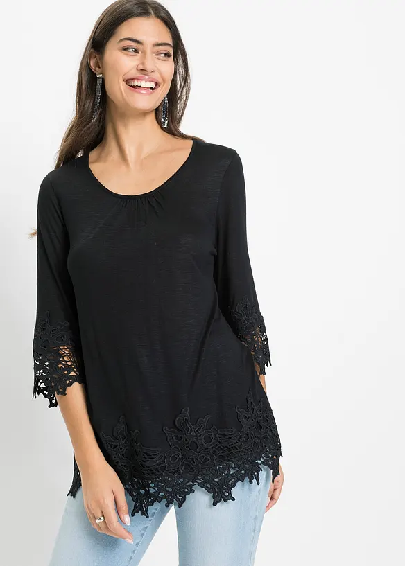 Shirt aus fließender Viskose in schwarz von vorne (im Anschnitt) - bonprix Shirt aus fließender Viskose in schwarz von vorne (im Anschnitt) - bonprix