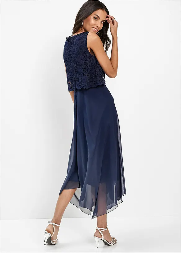 Premium Chiffonkleid mit Spitze in blau von hinten (Totalaufnahme) - bonprix Premium Chiffonkleid mit Spitze in blau von hinten (Totalaufnahme) - bonprix