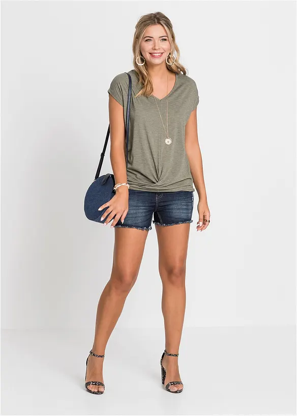 Shirt aus Viskose-Mix in grün im Look von vorne (Totalaufnahme) - bonprix