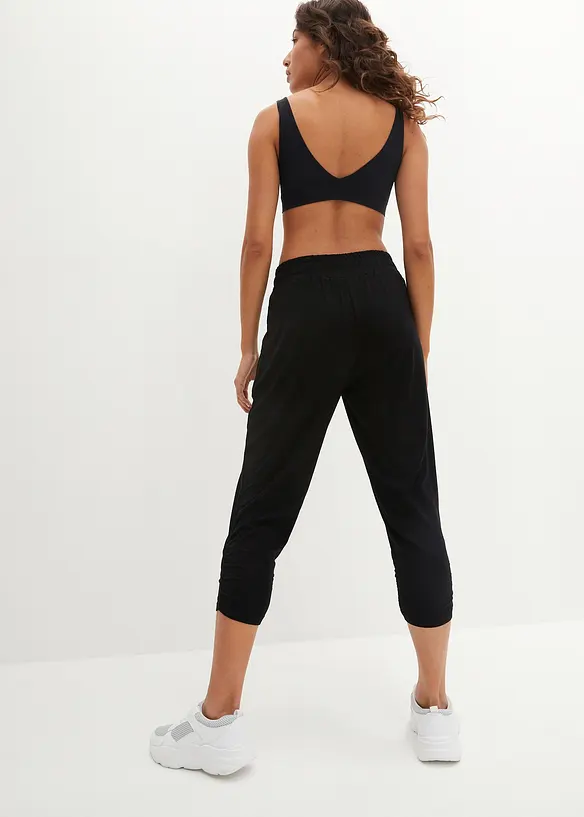 Loungewear Haremshose mit gerafftem Saum in schwarz von hinten - bonprix