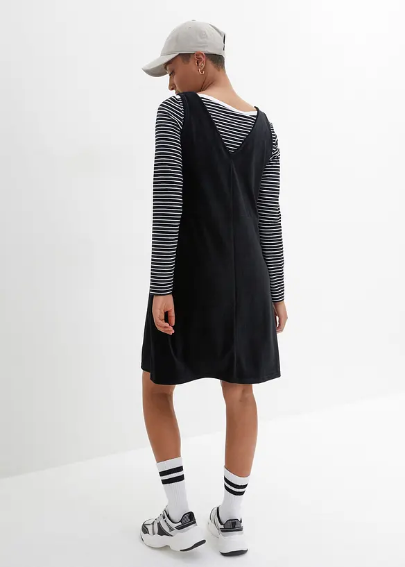 Latzkleid aus elastischem Cord in schwarz von hinten (Totalaufnahme) - bonprix Latzkleid aus elastischem Cord in schwarz von hinten (Totalaufnahme) - bonprix