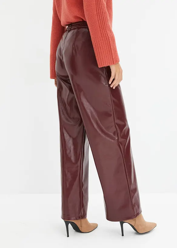 Lederimitat-Hose in rot von hinten - bonprix