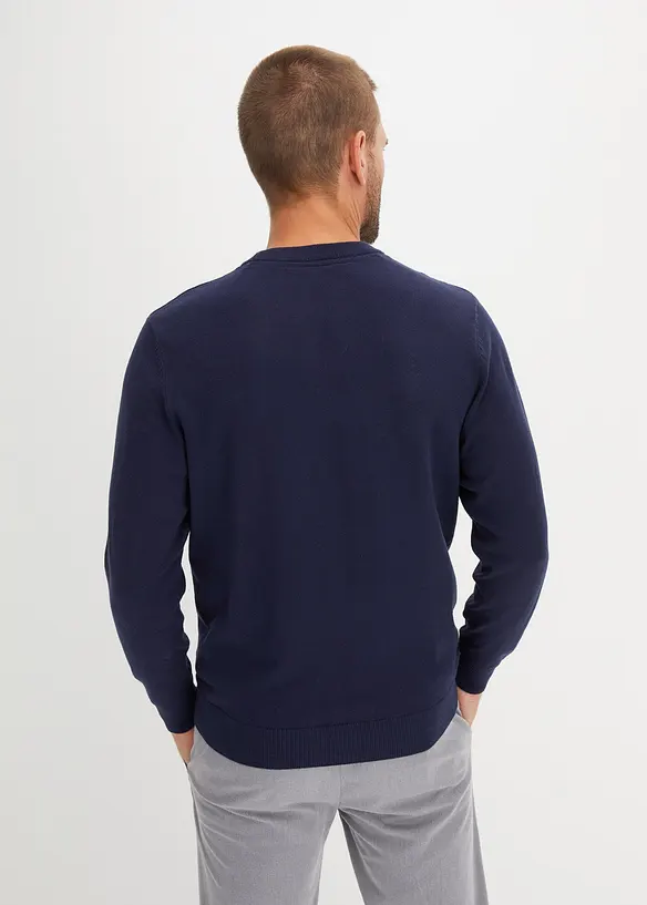 Feinstrickpullover in Regular Fit in blau von hinten (im Anschnitt) - bonprix