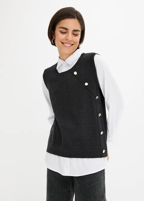 Pullover mit Blusen-Einsatz in grau von vorne (im Anschnitt) - bonprix Pullover mit Blusen-Einsatz in grau von vorne (im Anschnitt) - bonprix