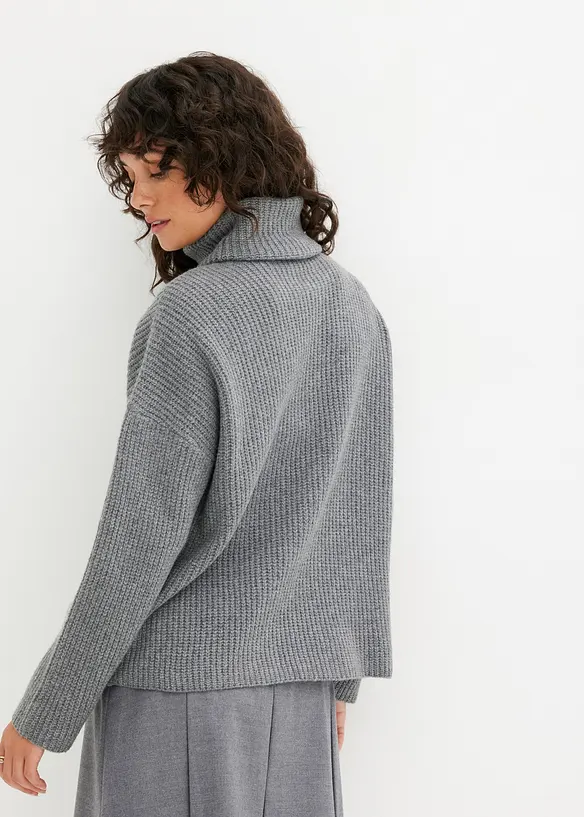 Gerippter Rollkragenpullover in grau von hinten (im Anschnitt) - bonprix
