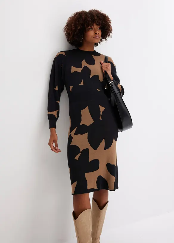 Strickkleid in beige von vorne (Totalaufnahme) - bonprix