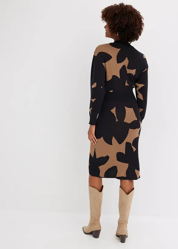 Strickkleid in beige von hinten (Totalaufnahme) - bonprix