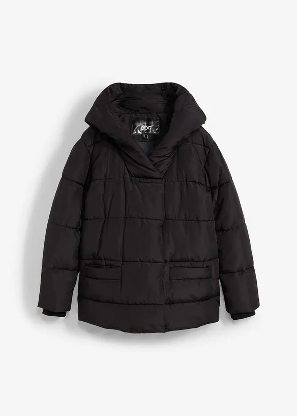 Wattierte Steppjacke mit Kapuze aus recyceltem Polyester in schwarz von vorne - bonprix