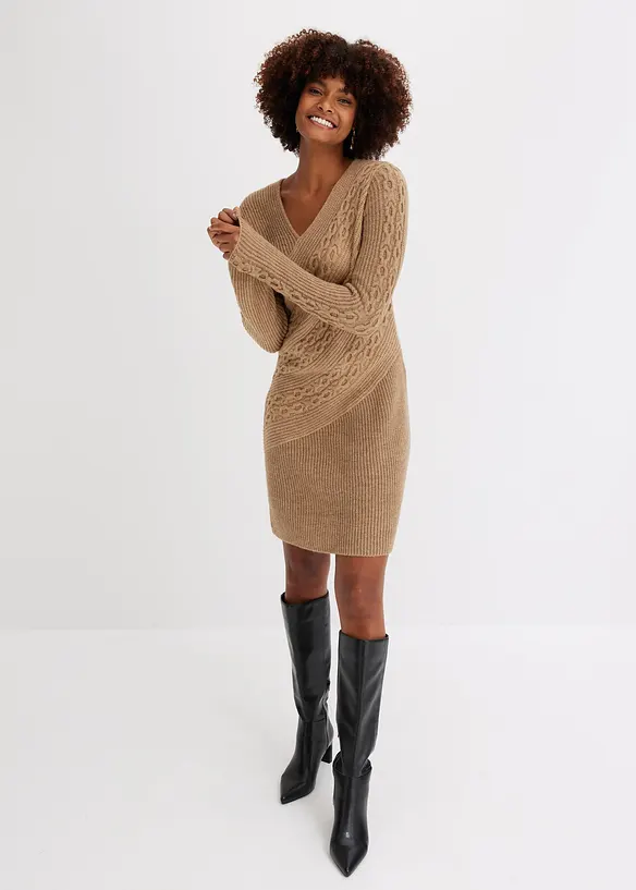 Strickkleid mit V-Ausschnitt in braun von vorne (Totalaufnahme) - bonprix