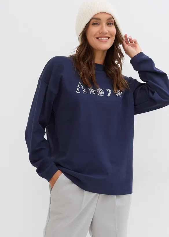 Besticktes Weihnachts-Langarmshirt, oversized in blau von vorne (im Anschnitt) - bonprix Besticktes Weihnachts-Langarmshirt, oversized in blau von vorne (im Anschnitt) - bonprix
