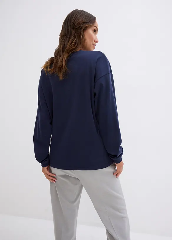 Besticktes Weihnachts-Langarmshirt, oversized in blau von hinten (im Anschnitt) - bonprix Besticktes Weihnachts-Langarmshirt, oversized in blau von hinten (im Anschnitt) - bonprix