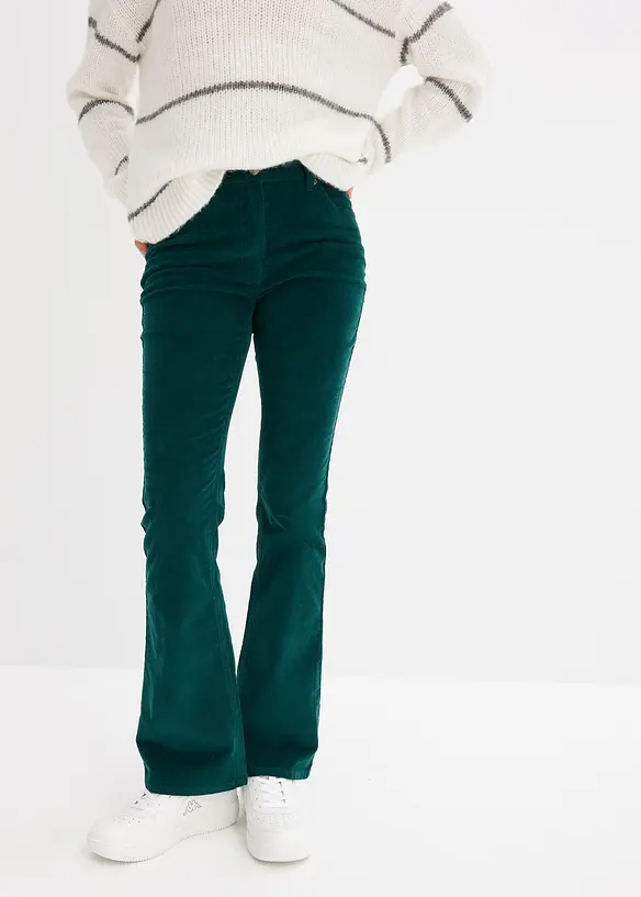 Cordhose aus Baumwoll-Stretch in grün von vorne - bonprix