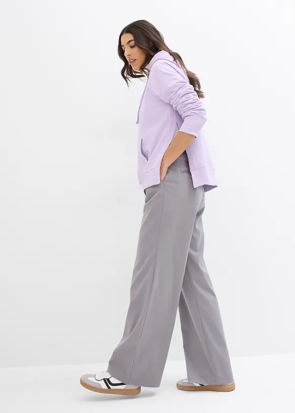 Hoodie mit Seitenschlitzen in lila im Look von vorne (Totalaufnahme) - bonprix