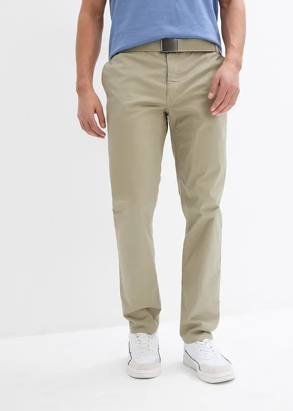 Regular Fit Chinohose mit Dehnbund und Gürtel, Straight in grün von vorne - bonprix
