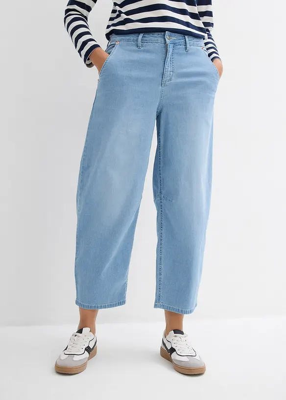 Ballon-Jeans Mid Waist, cropped in blau von vorne - bonprix