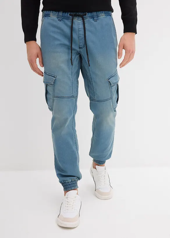 Regular-Fit Jeans-Jogger mit Dehnbund, Straight in blau von vorne - bonprix
