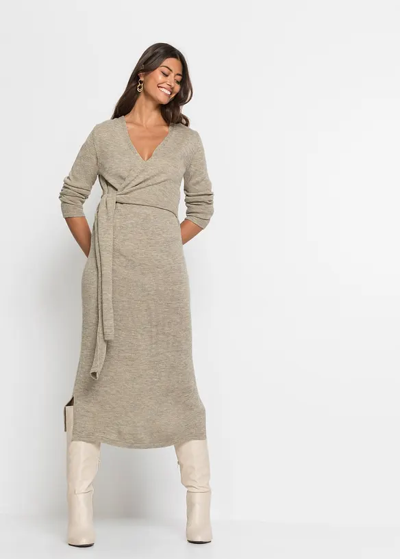 Midi-Strickkleid in beige von vorne (Totalaufnahme) - bonprix