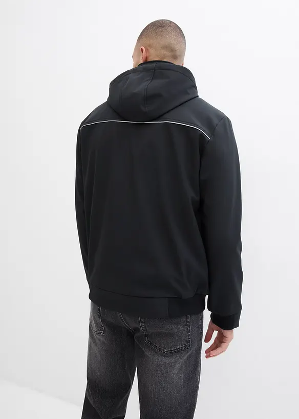 Wasserabweisende Softshelljacke in schwarz von hinten (im Anschnitt) - bonprix