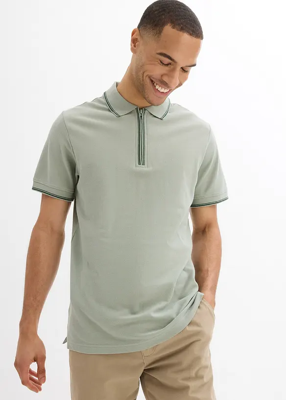 Poloshirt aus robustem Piqué in grün von vorne (im Anschnitt) - bonprix