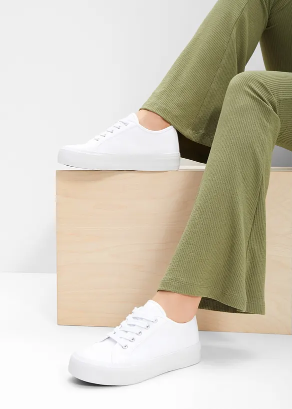 Plateau-Sneaker aus Baumwoll-Canvas in weiß - bonprix