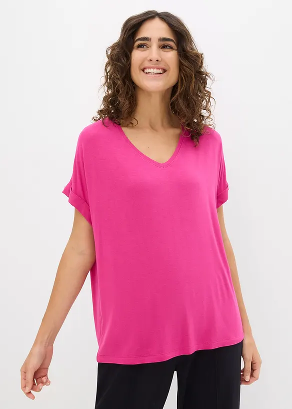 Shirt aus fließendem Viskose-Mix in pink von vorne (im Anschnitt) - bonprix