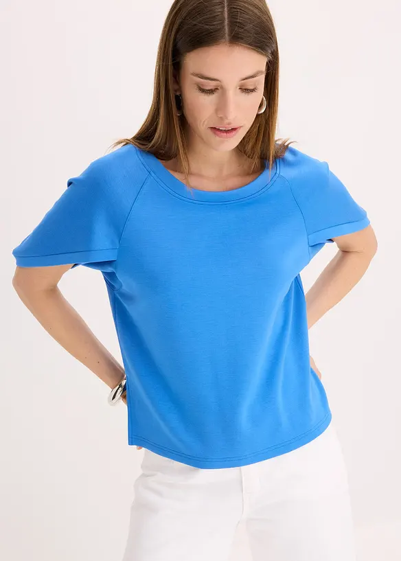 Oversize-Shirt aus fließendem Viskose-Mix in blau von vorne (im Anschnitt) - bonprix