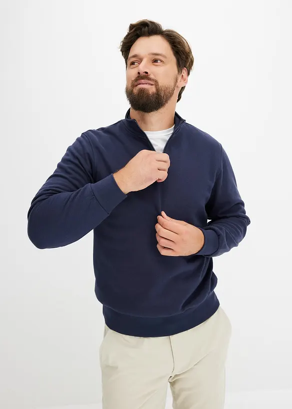 Sweatshirt mit Troyerkragen in blau von vorne (im Anschnitt) - bonprix