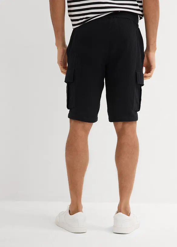 Regular-Fit Cargobermuda aus luftigem Musselin in schwarz von hinten - bonprix