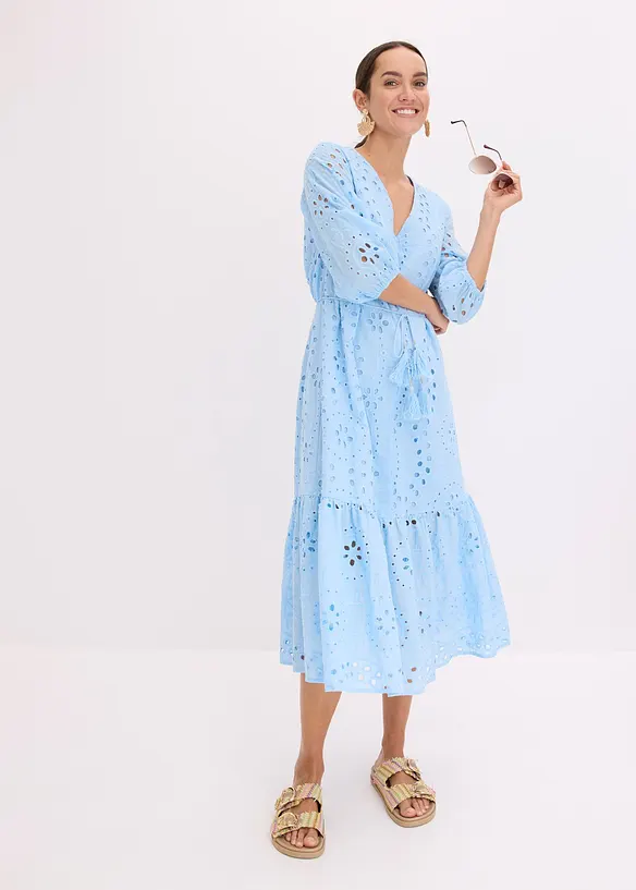 Midikleid aus reiner Baumwolle mit Lochstickerei in blau von vorne (Totalaufnahme) - bonprix Midikleid aus reiner Baumwolle mit Lochstickerei in blau von vorne (Totalaufnahme) - bonprix