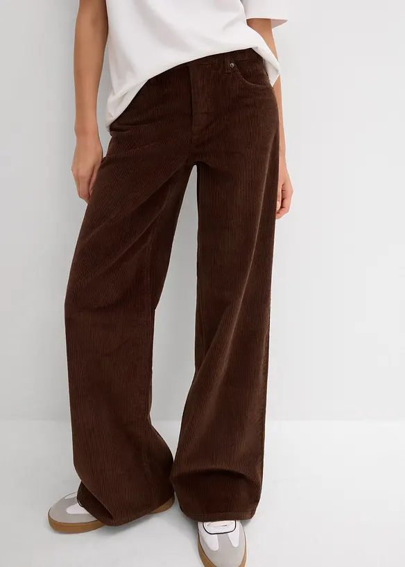 Cordhose aus elastischem Baumwoll-Mix in braun von vorne - bonprix Cordhose aus elastischem Baumwoll-Mix in braun von vorne - bonprix
