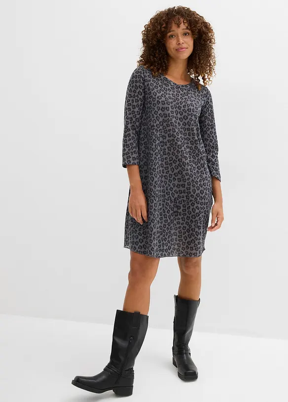 Kurzes Shirtkleid in Strickoptik in grau von vorne (Totalaufnahme) - bonprix Kurzes Shirtkleid in Strickoptik in grau von vorne (Totalaufnahme) - bonprix