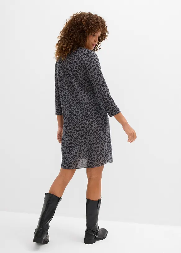 Kurzes Shirtkleid in Strickoptik in grau von hinten (Totalaufnahme) - bonprix Kurzes Shirtkleid in Strickoptik in grau von hinten (Totalaufnahme) - bonprix