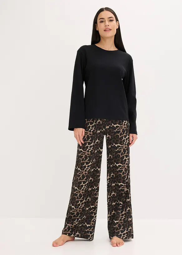 Pyjama mit Rippshirt und weiter Hose in schwarz von vorne (Totalaufnahme) - bonprix