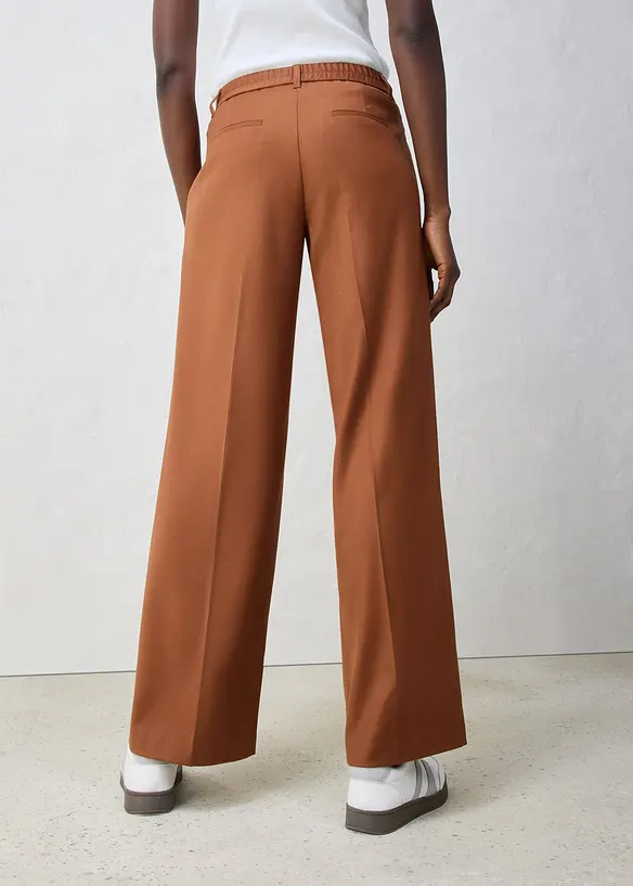 Wollhose mit Bundfalten in braun von hinten - bonprix