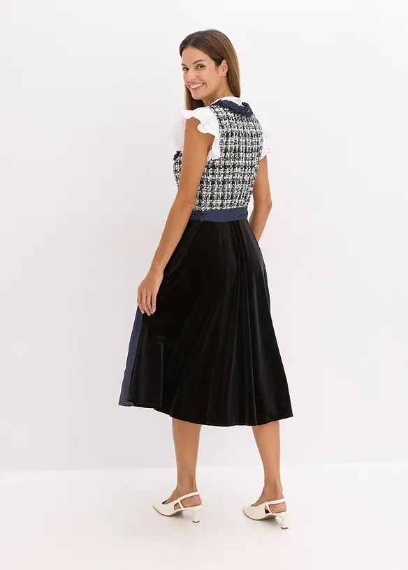 Dirndl und Schürze (2-tlg.Set) in blau von hinten (Totalaufnahme) - bonprix