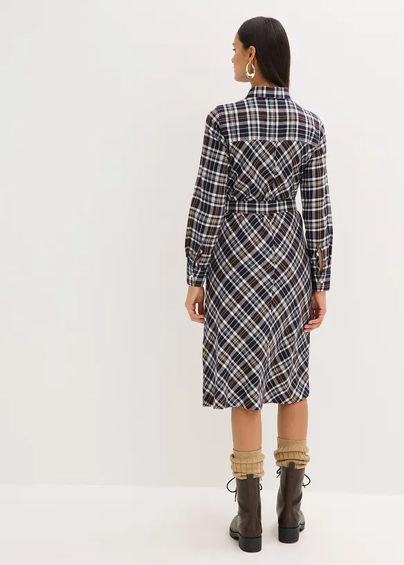 Flanell-Hemdblusenkleid aus reiner Baumwolle in weiß von hinten (Totalaufnahme) - bonprix Flanell-Hemdblusenkleid aus reiner Baumwolle in weiß von hinten (Totalaufnahme) - bonprix