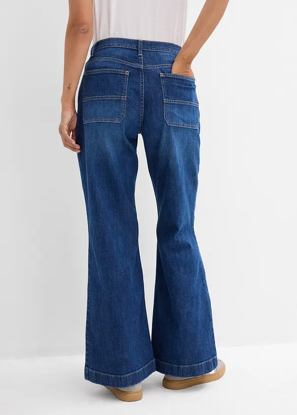 Wide-Leg-Jeans Mid Waist mit aufgesetzten Taschen in blau von hinten - bonprix