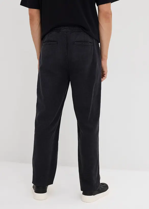 Relaxed-Fit Schlupfhose aus reinem Baumwoll-Twill, Tapered in schwarz von hinten - bonprix