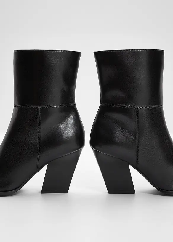 Stiefeletten in schwarz - bonprix